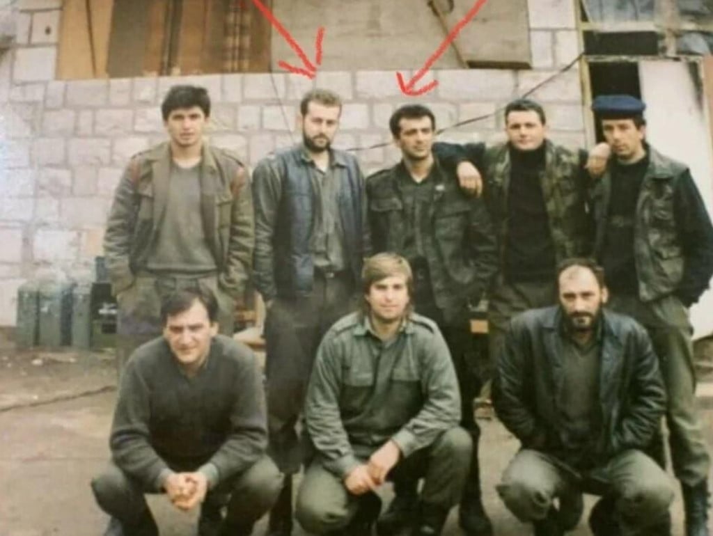 <p>Andrija Mandić (gornji red, 3. zdesna) na dubrovačkom rati&scaron;tu &lsquo;91.</p>