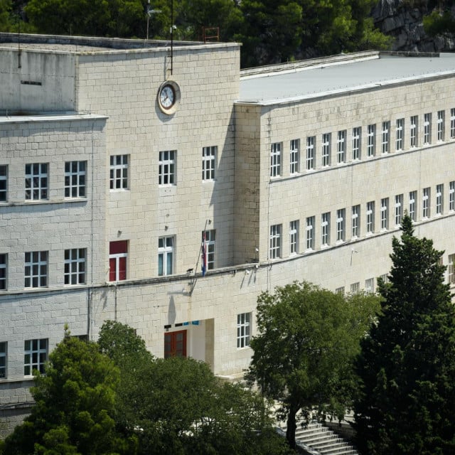 <p>Zgrada &scaron;ibenske Gimnazije Antuna Vrančića</p>