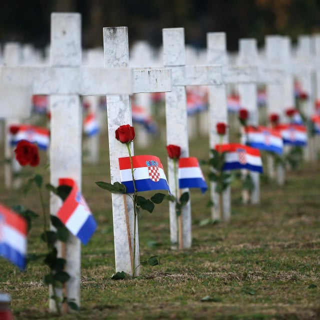 <p>U Republici Hrvatskoj nakon&nbsp;Domovinskog rata jo&scaron;&nbsp;uvijek traga za 1341 nestalom osobom,&nbsp; dok se za 384 smrtno stradalih ne zna mjesto njihova ukopa</p>