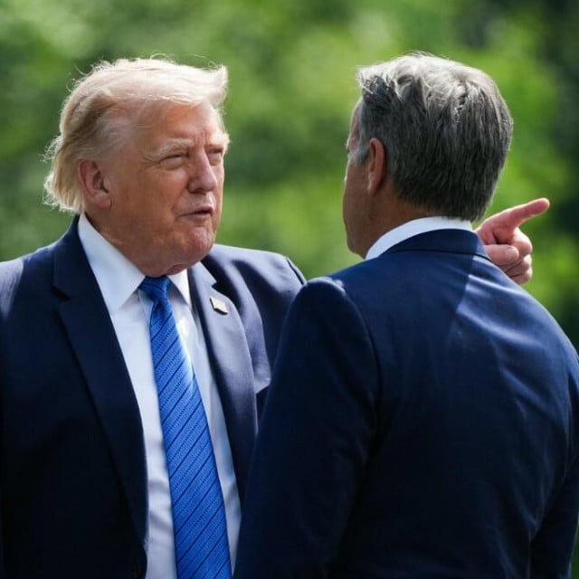 <p>Trump&nbsp;Ratcliffeu: Idi u Kremlj i reci im &scaron;to mi rade!</p>