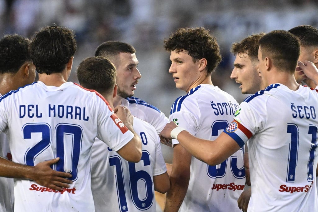 <p>Nogometna utakmica 5. kola SuperSport HNL-a, HNK Hajduk - NK Lokomotiva. Marin &Scaron;otiček zabio je gol, slave<br>