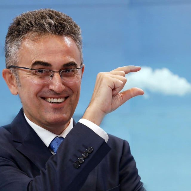 <p>&nbsp;Zoran Vakula</p>