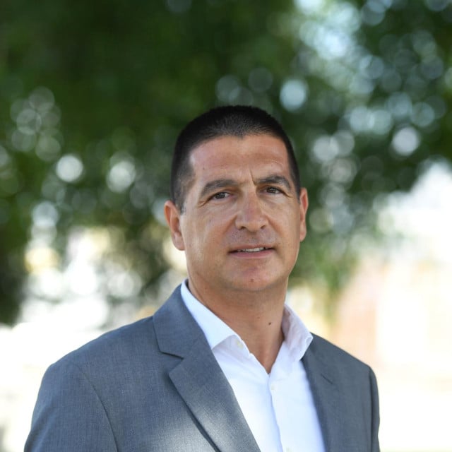 <p>Tomislav Fain<br>