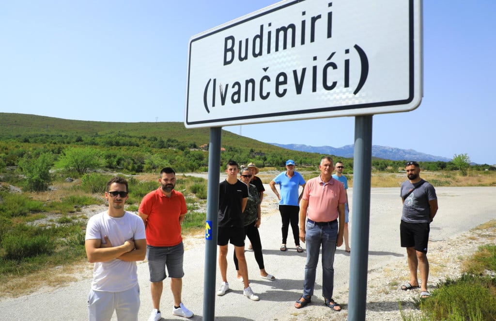 <p>MjestanI&nbsp;Budimira kraj Trilja<br>
&nbsp;</p>