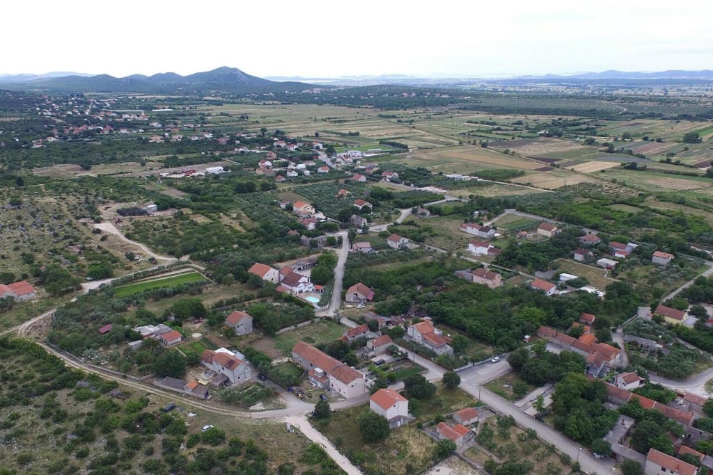 <p>Polača&nbsp;</p>