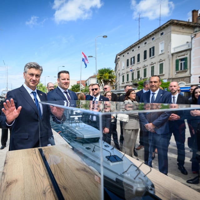 <p>Premijerov obilazak brodica za Obalnu stražu izgrađenih u &Scaron;ibeniku</p>

<p>&nbsp;</p>