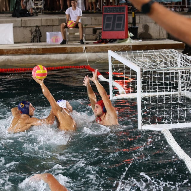 <p>Hrvatska - Crna Gora 3:1</p>
