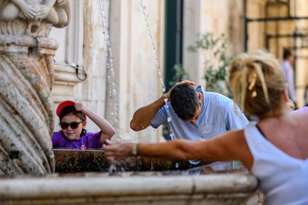 <p>Dubrovnik, 220826.<br>
Subotnja setnja Stradunom.<br>