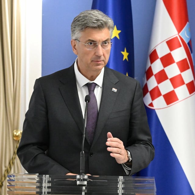 <p>Andrej Plenković&nbsp; za iduću je vladinu sjednicu najavio&nbsp;jesenski&nbsp;paket&nbsp;mjera podr&scaron;ke građanima i gospodarstvu</p>