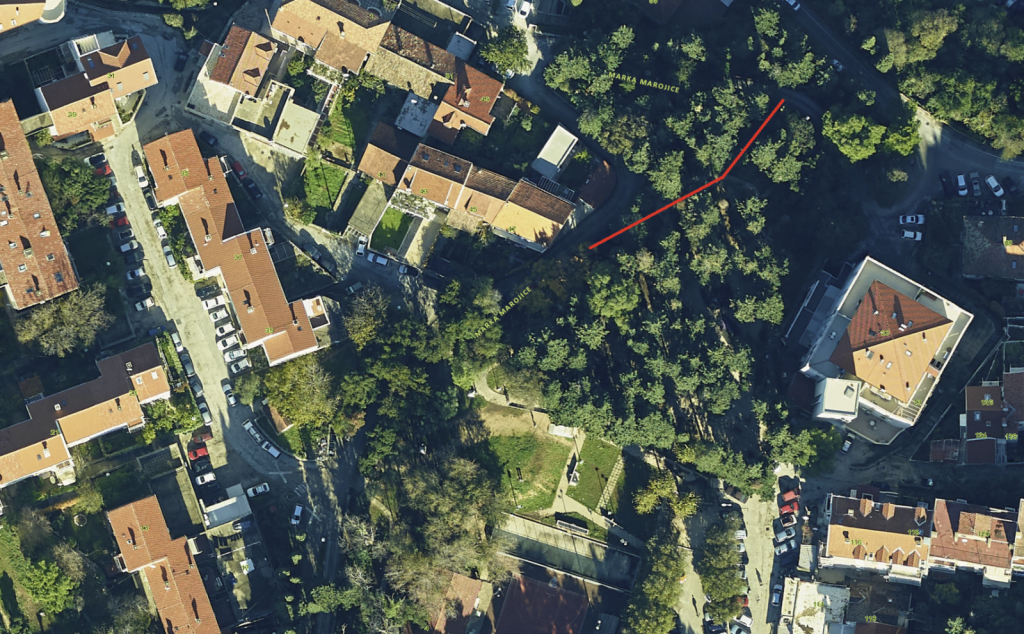 <p>U Ulici Marka Marojice zbog izvođenja radova na oborinskom kolektoru Montovjerna&ndash;Batala na snazi privremena regulacija prometa</p>