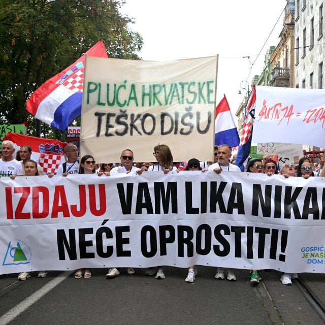 <p>Vladajući su imali priliku vidjeti kako izgleda gruda nezadovoljstva koja se može pretvoriti u politički opasnu lavinu, dok je oporba valjda shvatila koje teme ti&scaron;te birače. A već smo navikli da se sustav popravlja tek kad zagusti...</p>