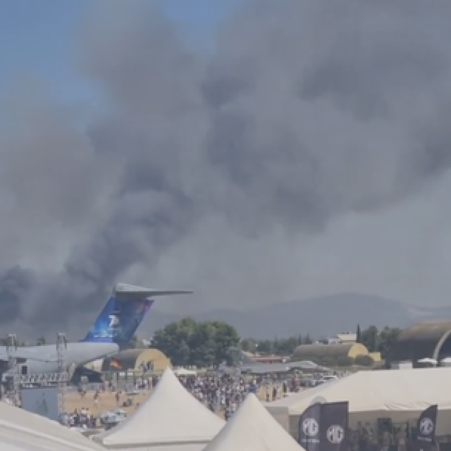 <p>Dim iznad aerodroma nedaleko od Atene<br>
&nbsp;</p>