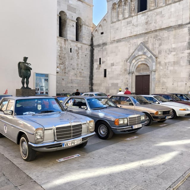 <p>Oldtimer klub Zadar 25. rally &rdquo;100 kilometara Zadra&rdquo;</p>