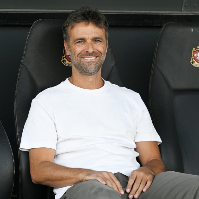 <p><br>
&nbsp;</p>
