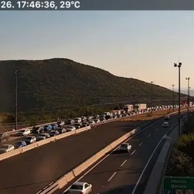 <p>Kolona kod tunela sveti Rok na autocesti A1<br>
&nbsp;</p>