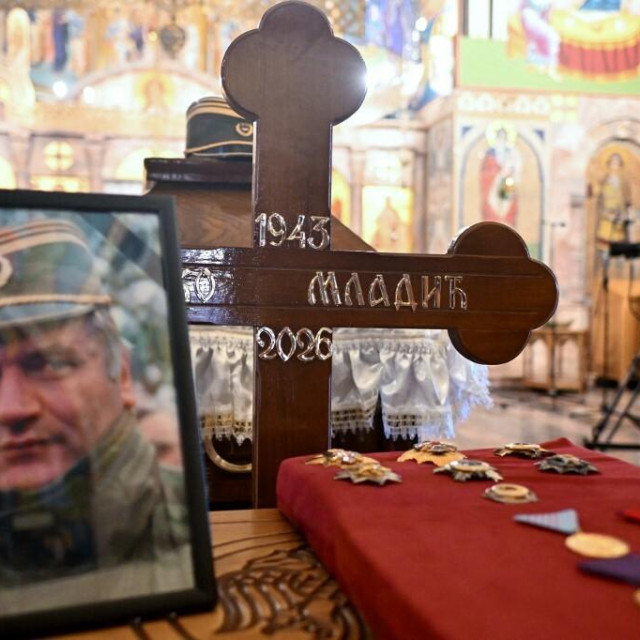 <p>Ratni zločinac Mladić pokopan je u Beogradu</p>