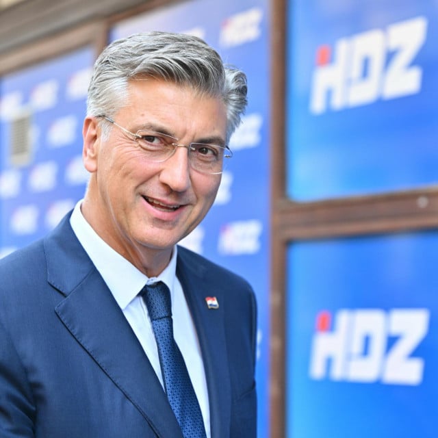 <p>&nbsp; Andrej Plenković je rekao i da Hrvatska vi&scaron;e izvozi nego uvozi otpad te&nbsp;da bi novi državni inspektor mogao biti odabran već ovog tjedna</p>