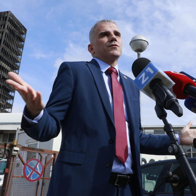 <p>Tonči Glavinić prijavio je &scaron;tednju od 50.000 eura, dionica nema<br>
&nbsp;</p>