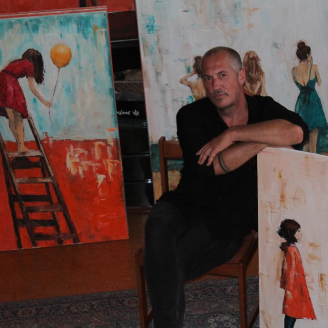 <p>Miho Baće uoči otvaranja samostalne izložbe Horizinti</p>