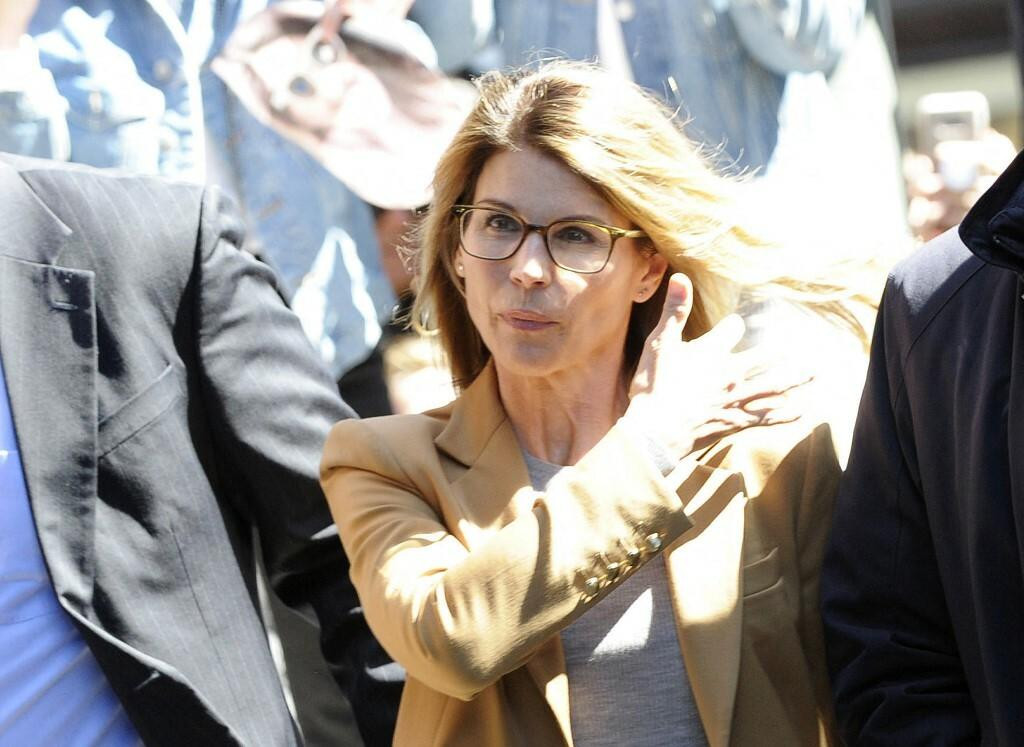<p>Lori Loughlin prilikom dolaska na sud 2019. godine</p>