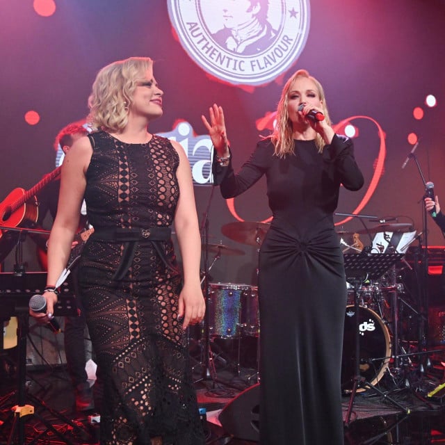 <p>Andrea &Scaron;u&scaron;njara i Jelena Rozga</p>