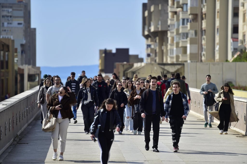 <p>Split, 240326.<br>
Studenti na Sveucilisnom kampusu.<br>