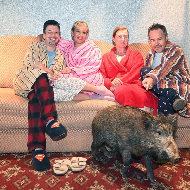 <p>Cody, Lana, Snježana i Knez</p>