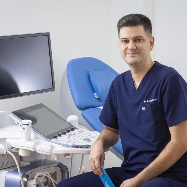 <p>Dr. Petar Poljak,&nbsp;specijalist ginekologije i porodni&scaron;tva te subspecijalist humane reprodukcije<br>
&nbsp;</p>