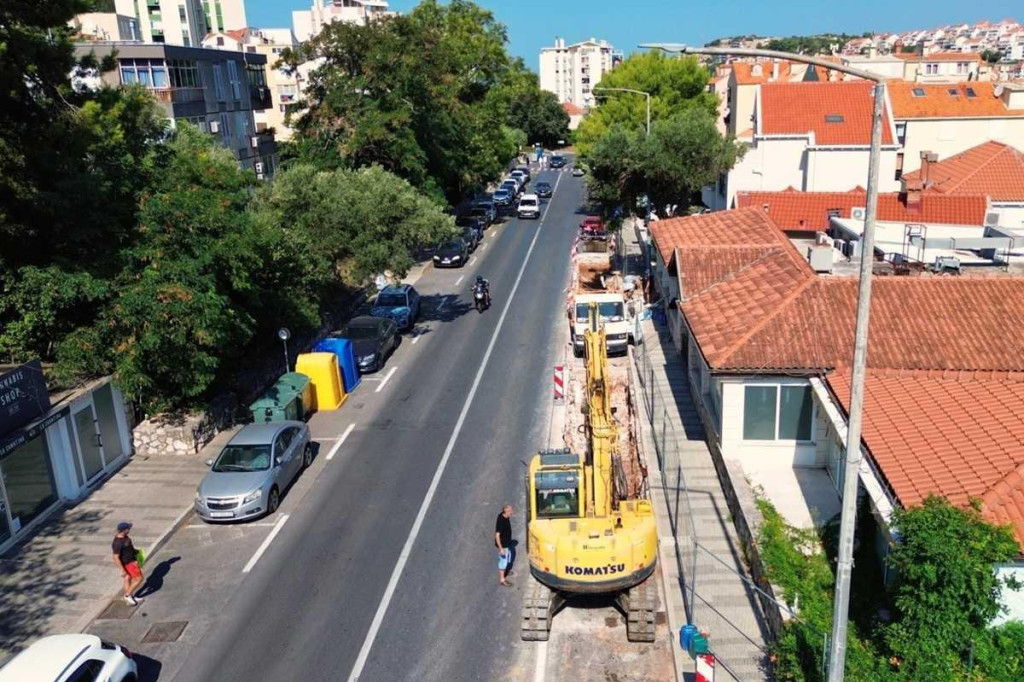 <p>Nova aleja ko&scaron;ćela na Vojnoviću</p>