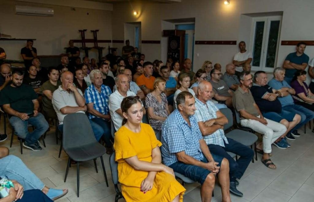 <p>Osojnik protiv asfaltne baze u naselju</p>