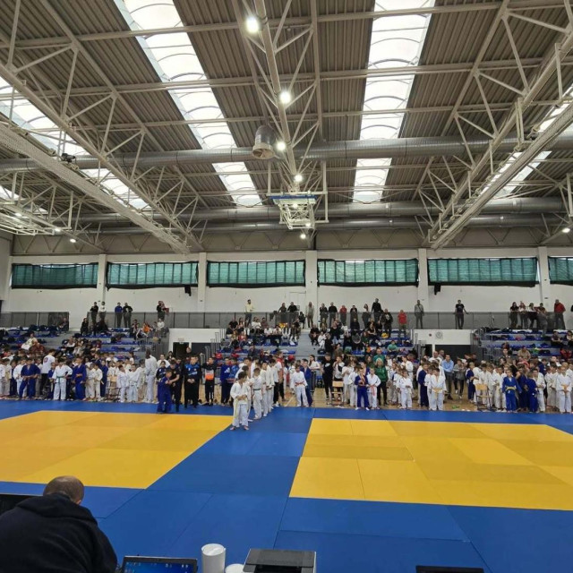 <p>Župska sportska dvorana omiljeno je okupljali&scaron;te djece i mladih</p>