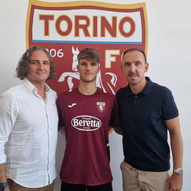 <p>Paulo Maslać potpisao za Torino</p>