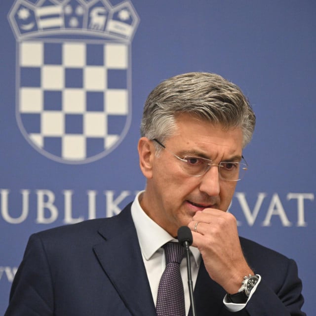 <p>Trenutak je to, vidjet ćete, kad će vam se pali idol učiniti ljudskiji nego ikad prije. Doći će vam gotovo simpatičan...</p>