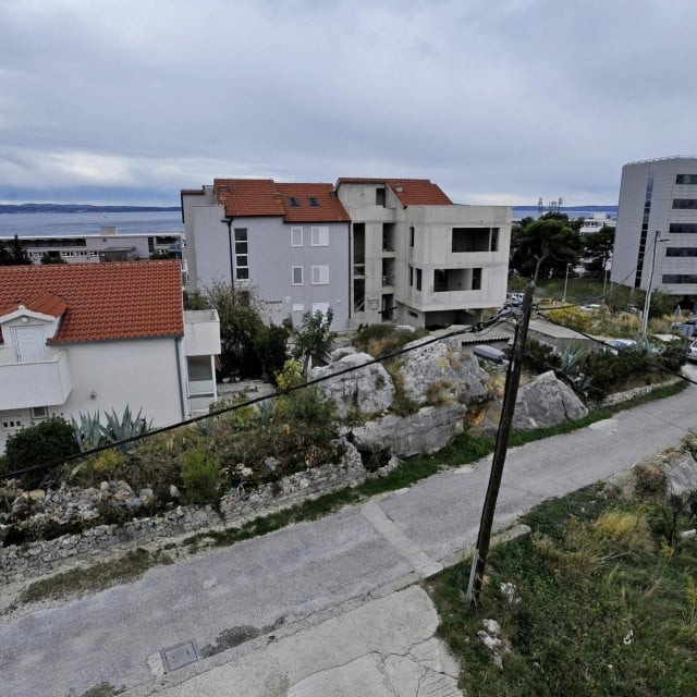 <p>Put iza nove bolnice</p>