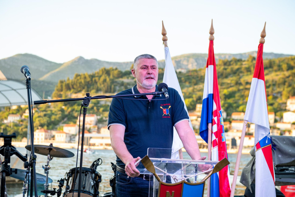 <p>Maro Kapović na svečanosti otvorenja novog hangara Veslačkog kluba Neptun&nbsp;</p>