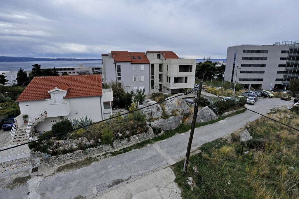 <p>Put iza nove bolnice</p>