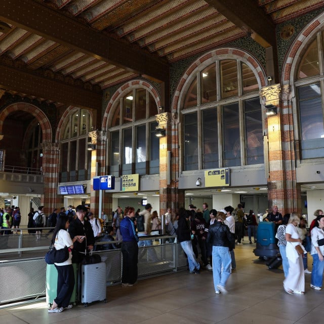 <p>Amsterdam Central</p>
