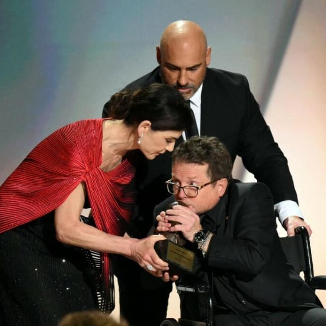 <p>Michael J. Fox i Julianna Margulies</p>