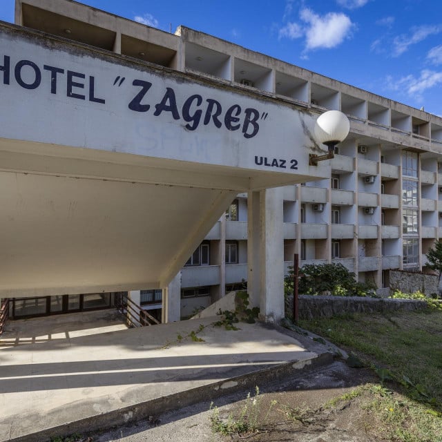 <p>Split, 300925.<br>
Hotel Zagreb na Duilovu oko kojeg se vodi rasprava hoce li biti studentski ili staracki dom.<br>