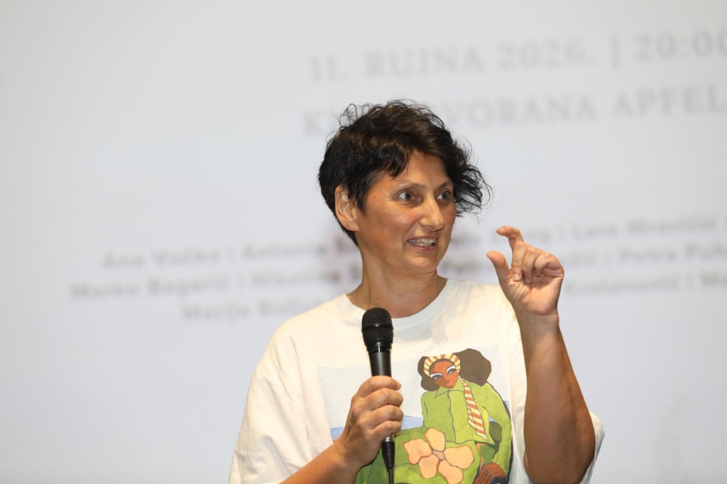 <p>Voditeljica Filmske sekcije prof. Marina Srhoj</p>