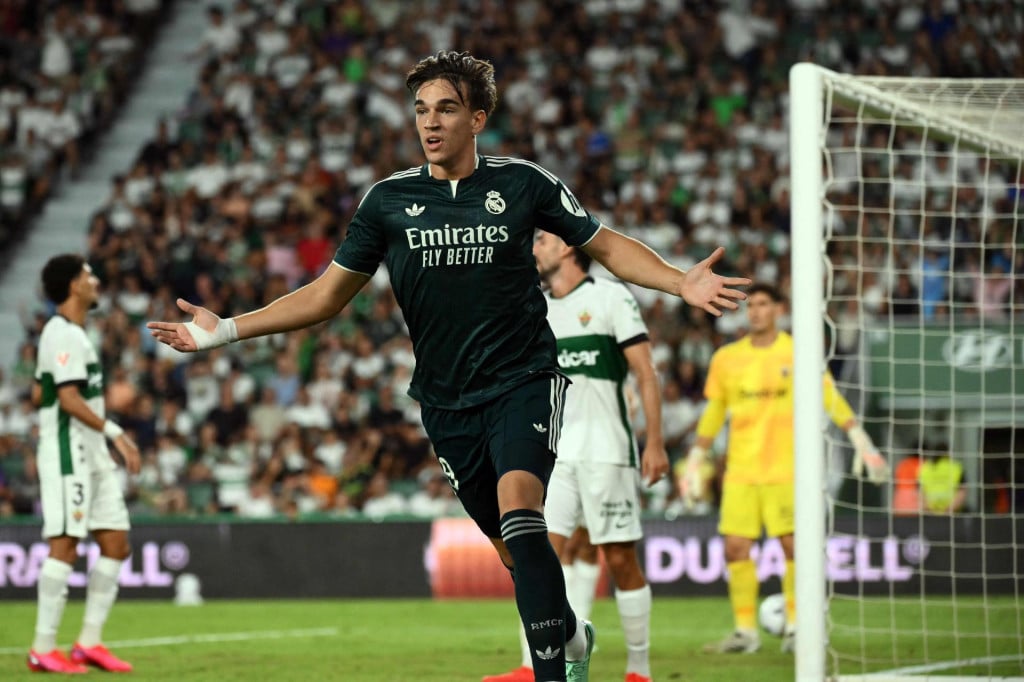 <p>Carlos Espi slavi gol</p>