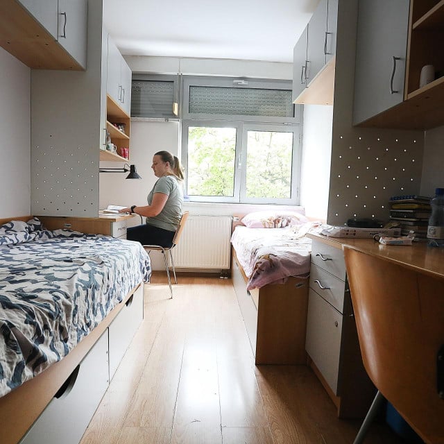 <p>Studentska soba često na svega desetak četvornih metara mora objediniti spavaonicu, radni prostor i mjesto za odmor</p>

<p>&nbsp;</p>