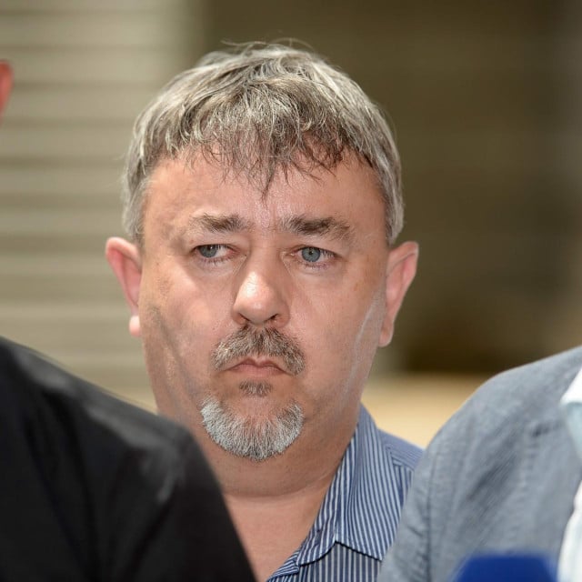 <p>Mora se uvesti kazna zatvora za takve počinitelje koji vrijeđaju Domovinski rat, hrvatske branitelje i oznake hrvatske pobjedničke vojske, rekao je&nbsp;predsjednik Sisačko-moslavačkog DP-a&nbsp;Damir Marku&scaron;&nbsp;</p>