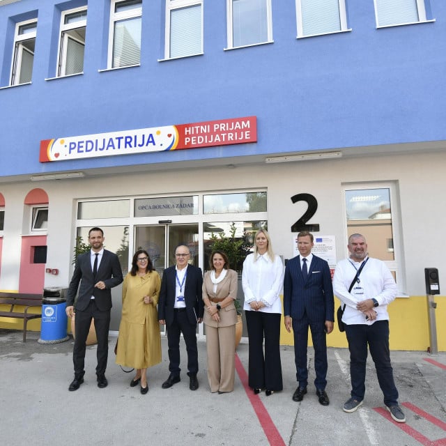 <p>Ministrica zdravstva Irena Hrstić u posjetu zadarskoj bolnici u prigodi otvaranja obnovljenog odjela za pedijatriju</p>