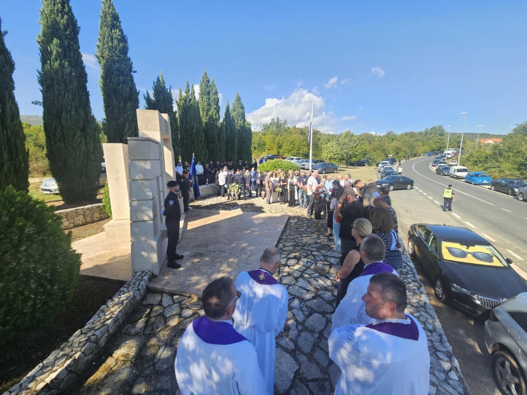 <p>Majkovo sjećanje na žrtve</p>