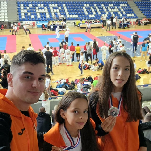 <p>Članice KK &Scaron;ibenik postigle su lijep uspjeh u Karlovcu</p>