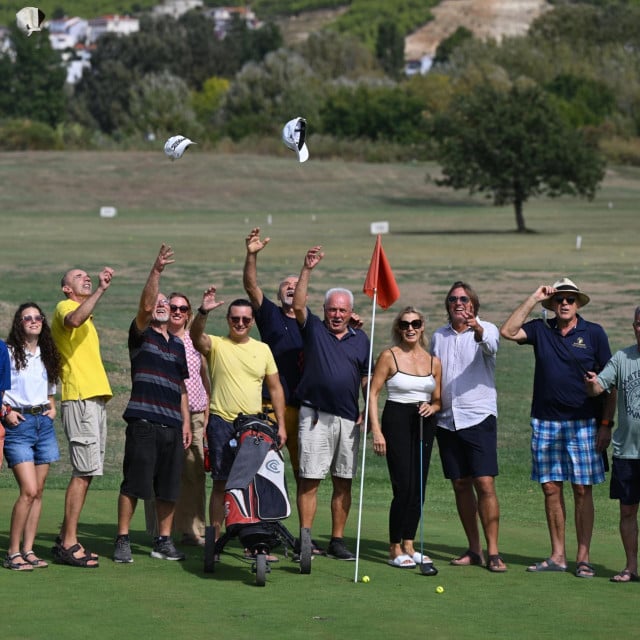 <p>Članovi kluba &lsquo;Split 1700&lsquo; na terenu za golf u Stobreču</p>

<p>&nbsp;</p>