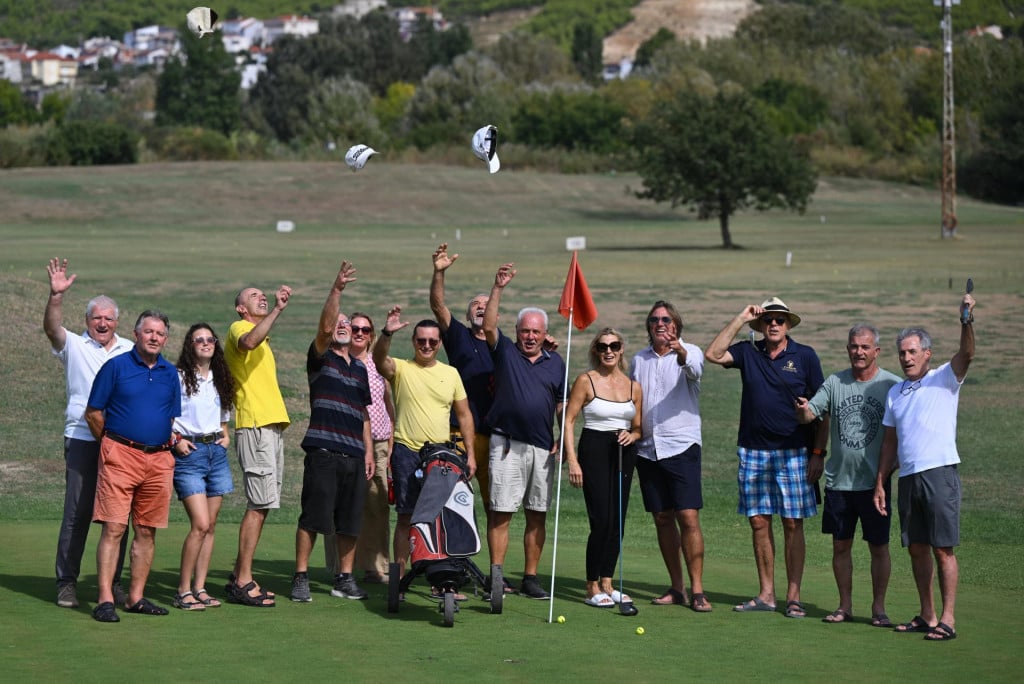 <p>Članovi kluba &lsquo;Split 1700&lsquo; na terenu za golf u Stobreču</p>

<p>&nbsp;</p>