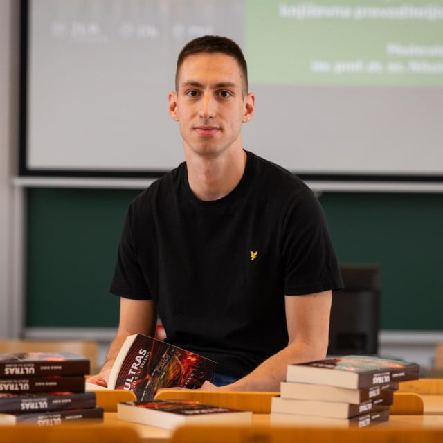 <p>Predstavljanje knjige Ultras: Bijelo ili zeleno, autora Marija Rubića, 22- godisnjeg studenta PMF-a u Splitu u Amfiteatru PMFa&nbsp;</p>