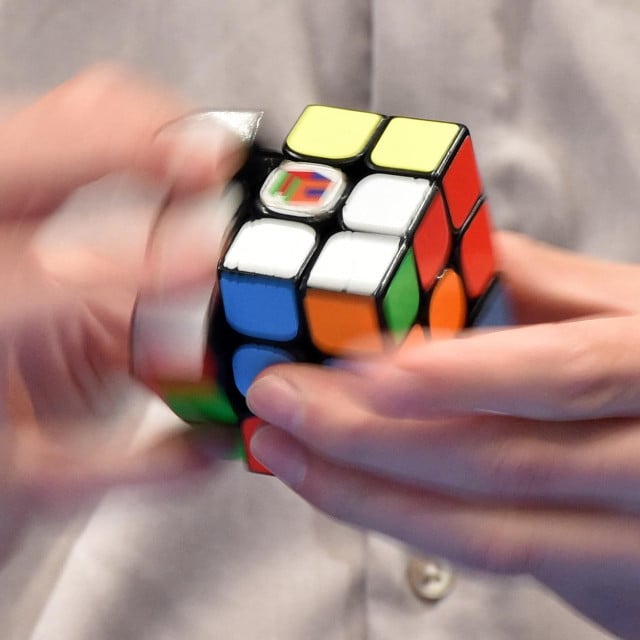 32525464